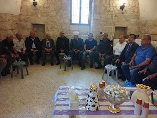 عطوفة القائم بأعمال محافظ جنين وممثلي الفعاليات الرسمية يقدمون واجب العزاء بشهداء كنيسة القديس برفيريوس للروم الارثوذكس في غزة